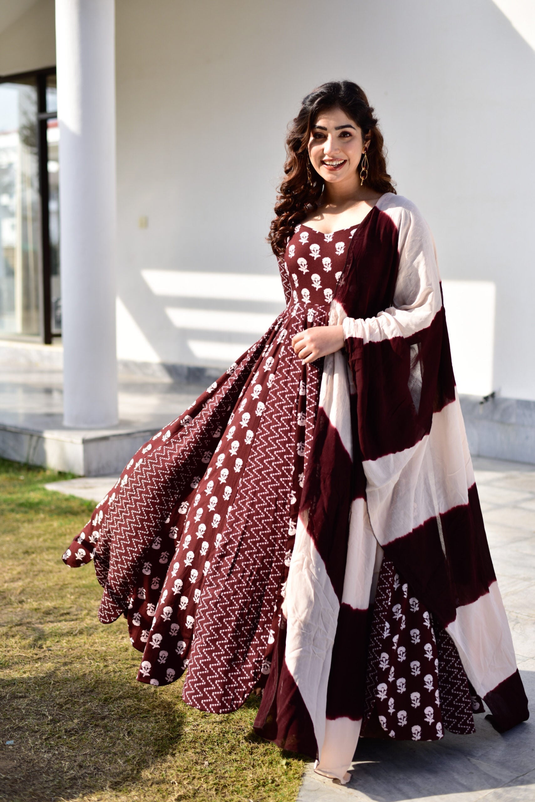 gajgamini brown maxi set