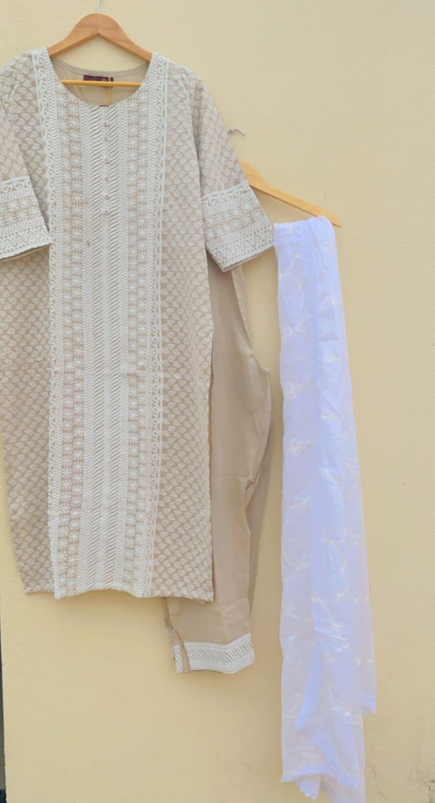 Kesariyavanity Beige White Embroidered Festive Ready Suit Set - DEAL